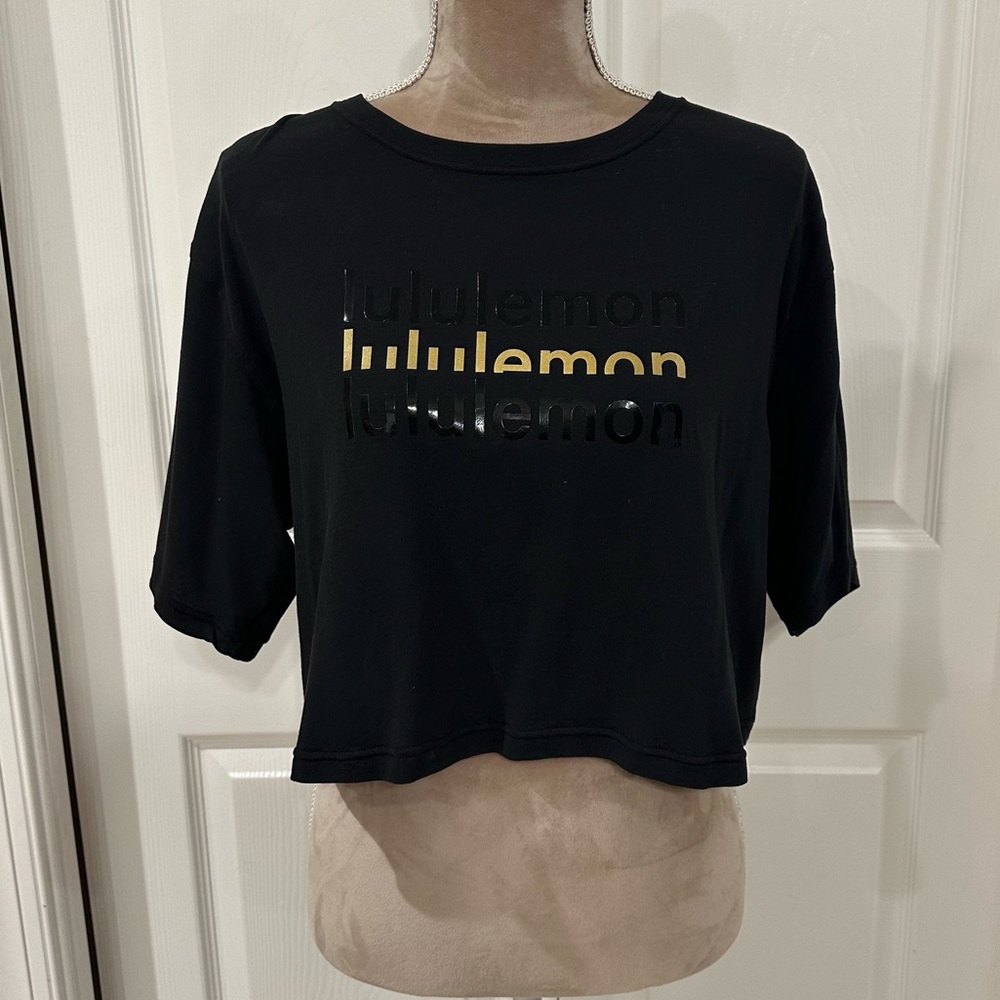 Lululemon top
